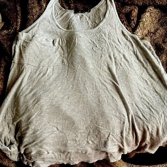 Flowy gray tank - Picture 1 of 2